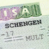 Privatisation des visas : Subir ou Agir ?